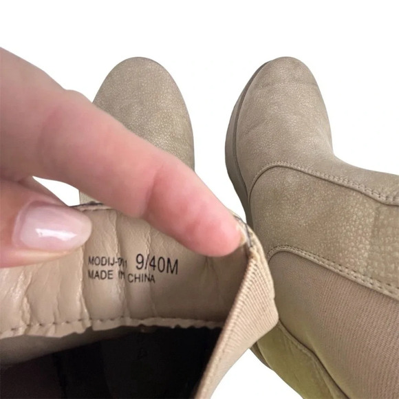 Dirty Laundry Women's Margo Chelsea Boot Brown Size 9 Ankle Chunky Heel - Picture 8 of 16